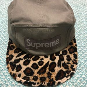 Not sure if its authentic. Supreme label